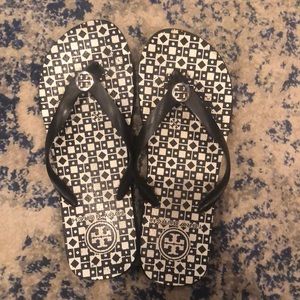 Tory Burch woman’s size 9. Slightly worn around the toe area. Not visible on.